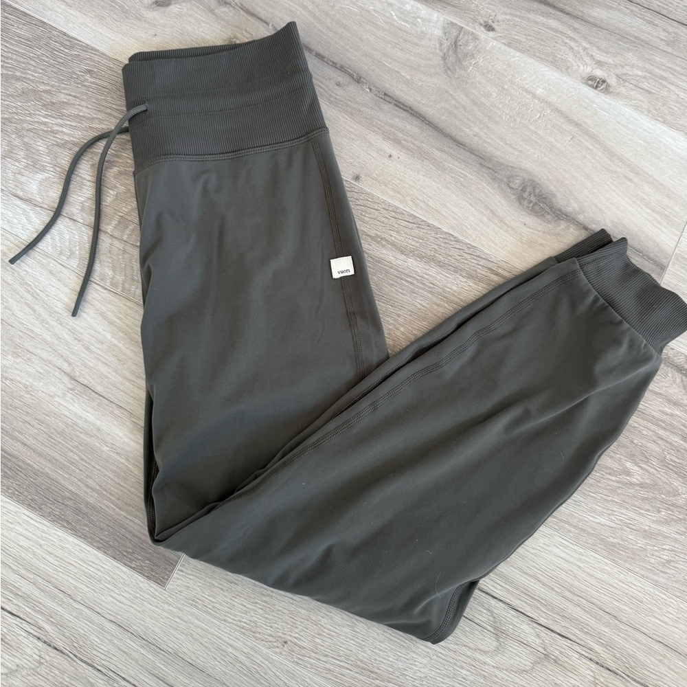 Vuori Olive Joggers